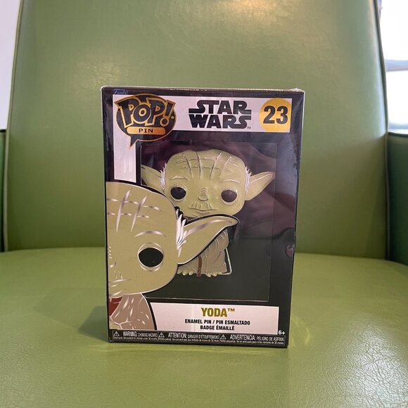 Star Wars Disney Funko Pop! Pin Yoda #23 Enamel Pin NIB - Picture 1 of 6